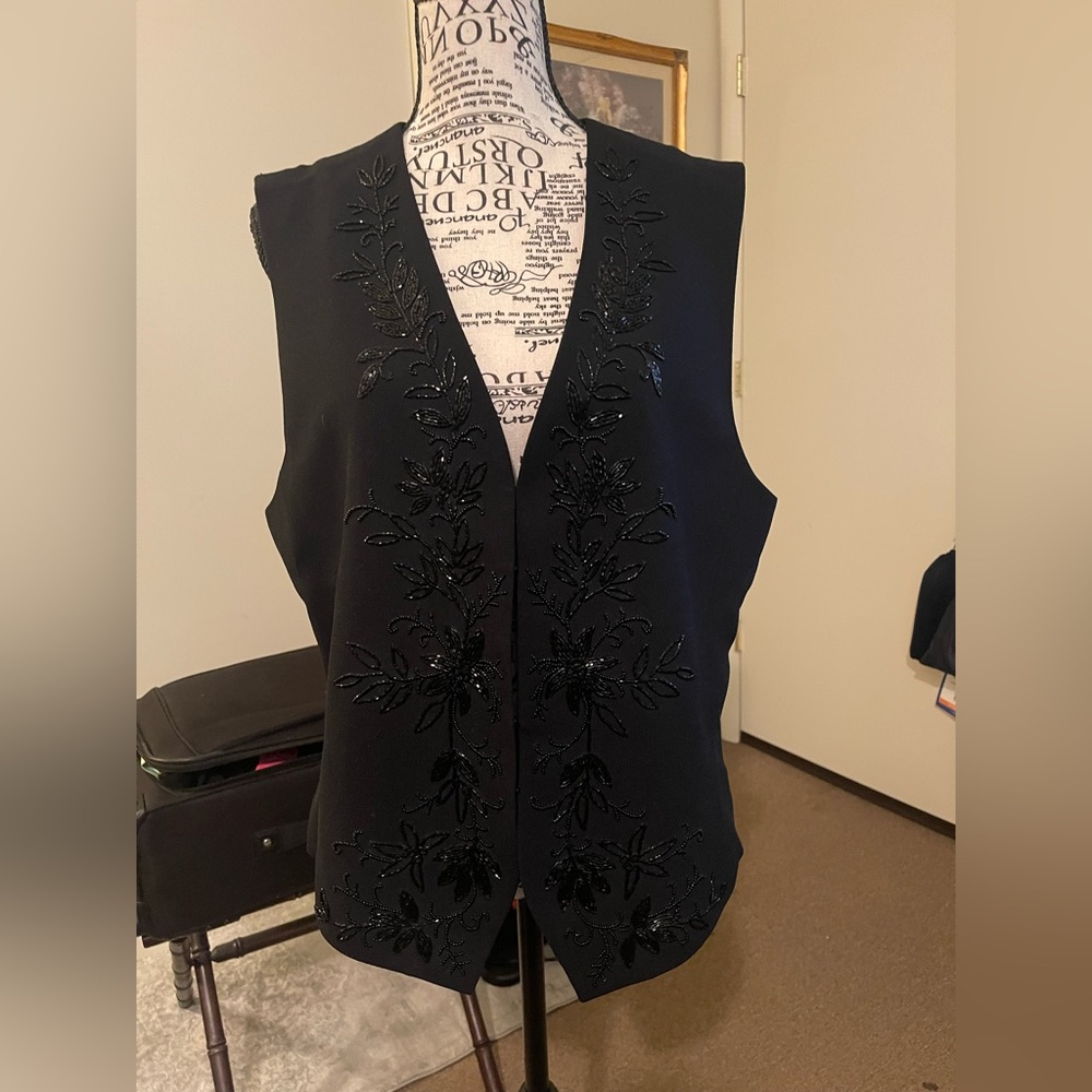 Liz Claiborne Black Floral Embroidered Blouse